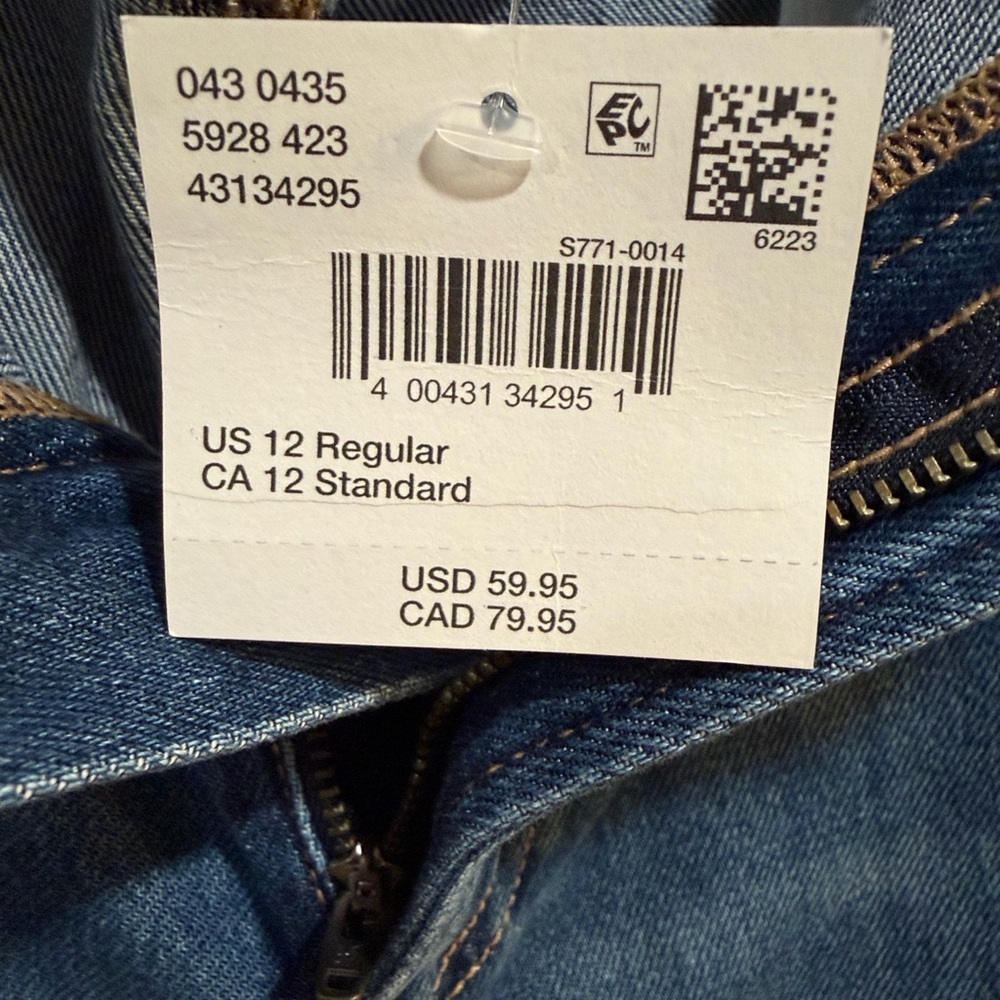 American Eagle Outfitters High-Rise Blue Denim Jeans with Front Seams - Picture 8 of 8